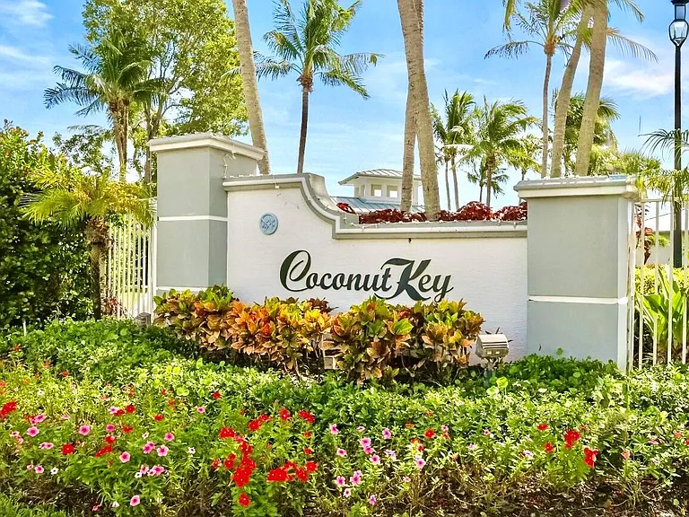 168 Coconut Key Ln — Photo 2