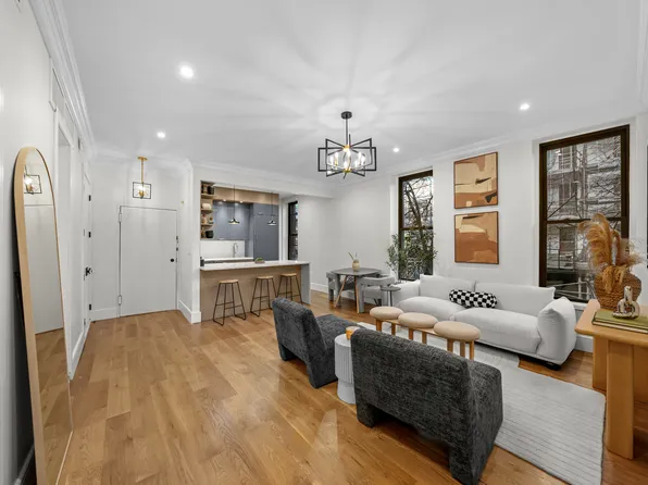 636 Warren Street image 8 of 16