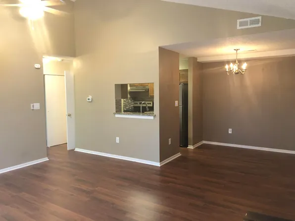 1803 Ravens Crest Dr, Plainsboro, NJ 08536