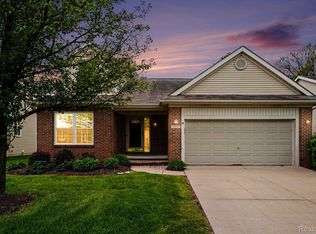 31027 Dawson St, Garden City, MI 48135
