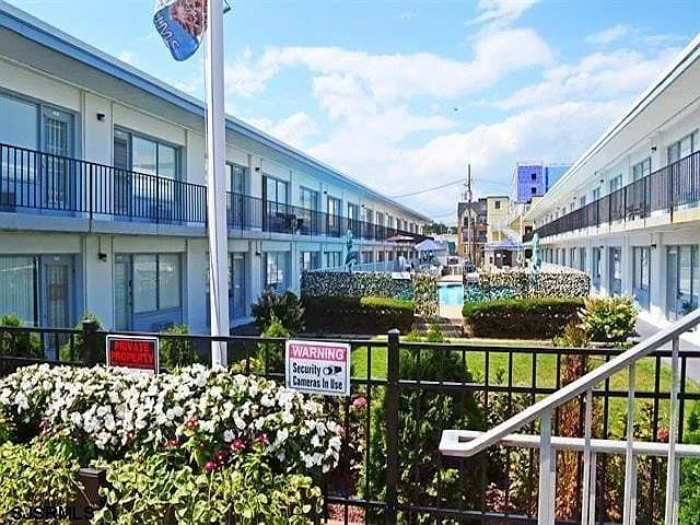 3501 Boardwalk #B206