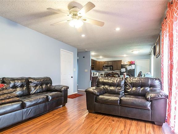 3rd image of 1026 Bogalusa Ct