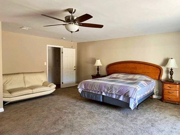 3rd image of 1107 S Montezuma Way