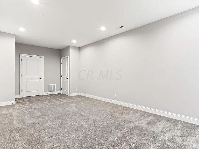 1513 Oak St — Photo 14