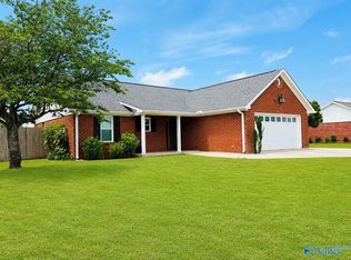 102 Valley Meadows Dr, Hazel Green, AL 35750