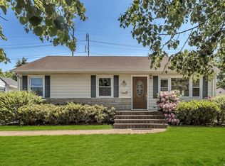 57 Arizona Ave, Syosset, NY 11791