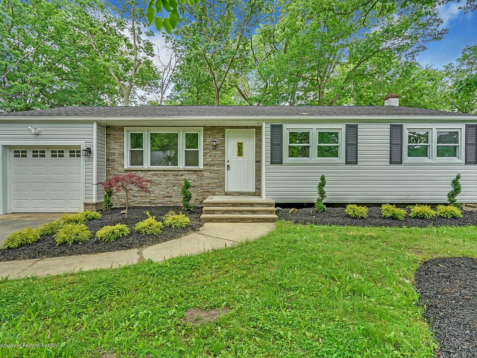 1st image of 26 Oakside Dr