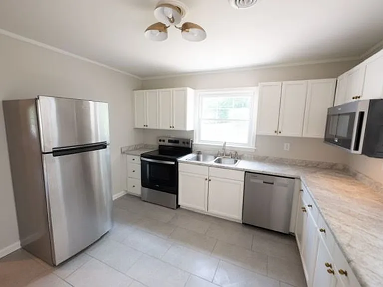 2240 McClung Ave — Photo 7