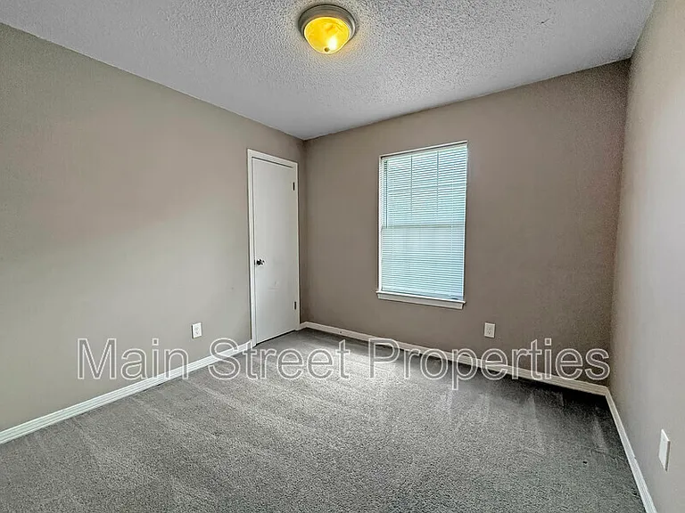 7524 Sandy Creek Dr — Photo 12