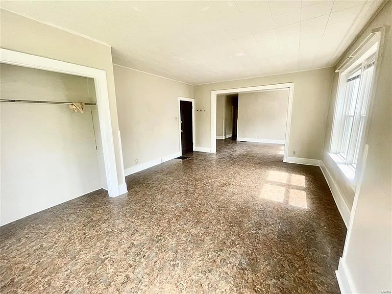 2406 Edison Ave #1B — Photo 4