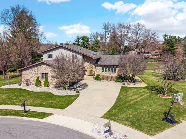 2141 Grand Ave, Schererville, IN 46375