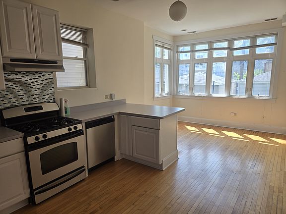 4th image of 3446 N Bell Ave #1N