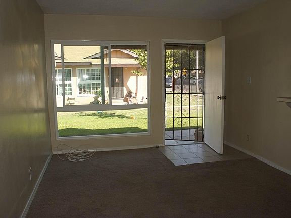 4th image of 219 W Guinida Ln #1