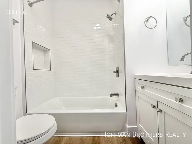 4888 Lexington Ave — Photo 2