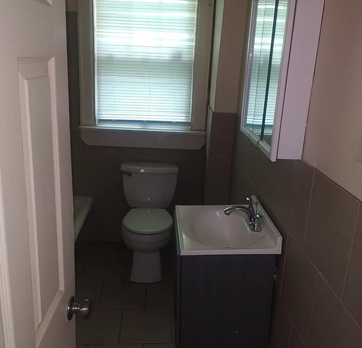 2905 Waverly Ave — Photo 1