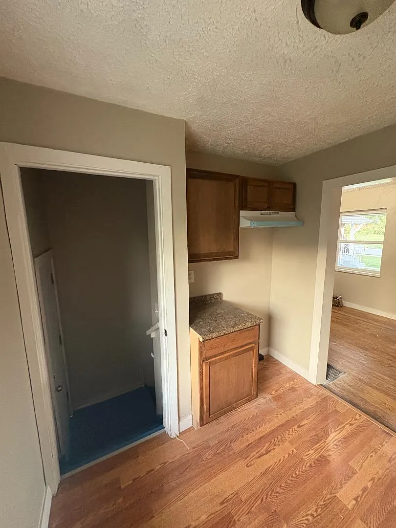 Unit Photo - 1621 Harold Dr