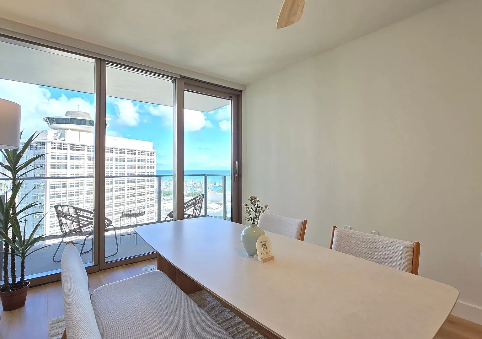 Furnished 2 bd / 2 bath / 2 parking at Sky Ala Moana West — Photo 3