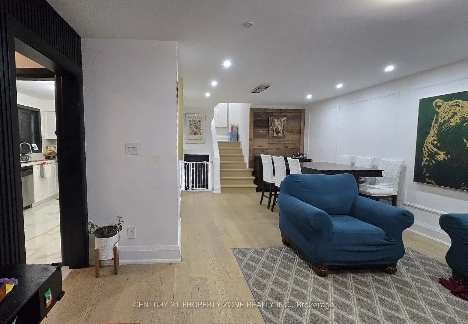 4 bed, $3,200 — Photo 2