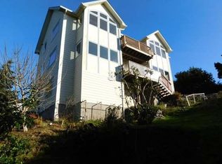 235 9th St, Port Orford, OR 97465
