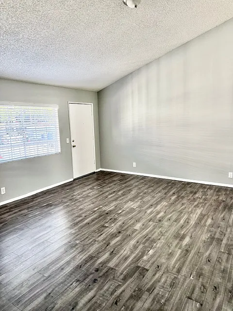 2 bed, 750 sqft, $2,350 — Photo 3