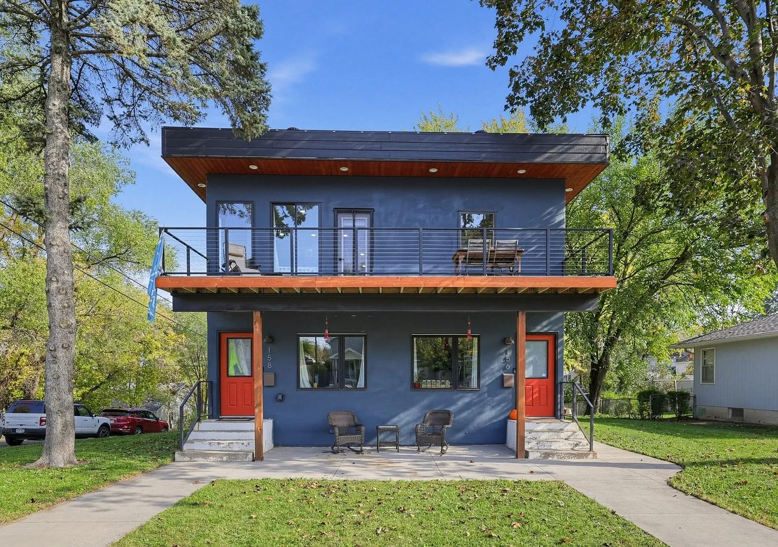 Charming 2BR Duplex in South Saint Paul — Photo 1