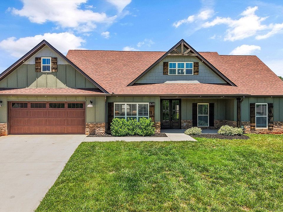 1st image of 849 Pinebrooke Dr