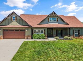 849 Pinebrooke Dr, Maryville, TN 37801