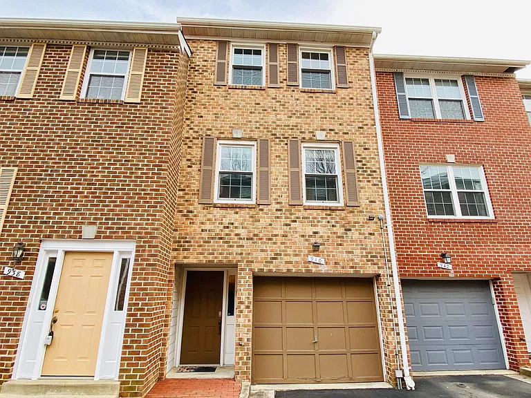 940 S Rolfe St — Photo 2