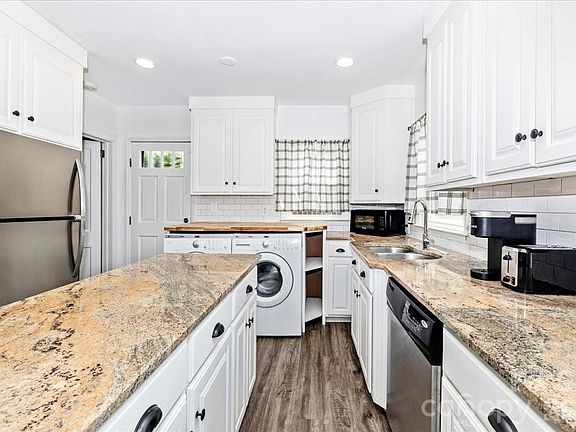 3rd image of 414 E 8th Ave
