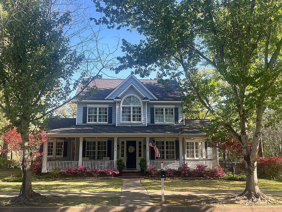 Street view of front of home