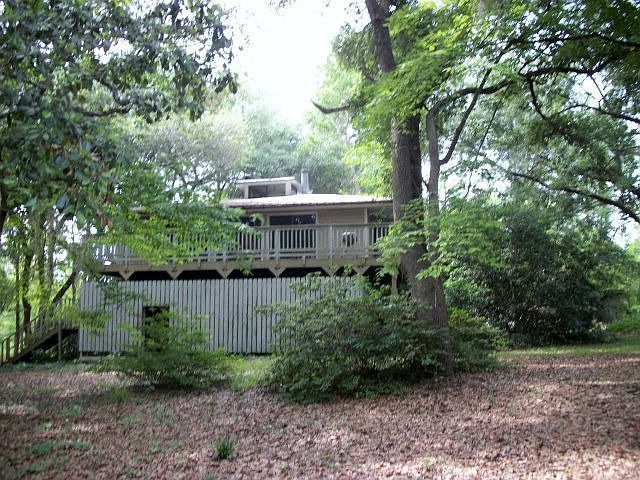2nd image of 300 Stephens Rd