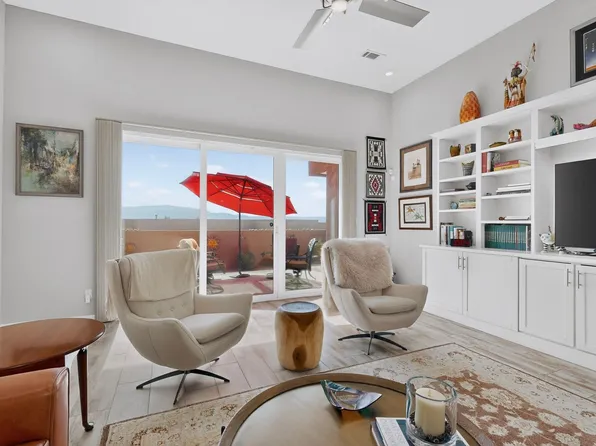52 Wind Rd NW, Albuquerque, NM 87120