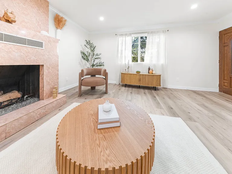 10554 Plainview Ave — Photo 15