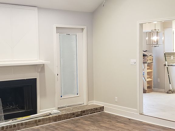 4th image of 103 Lazy Creek Dr