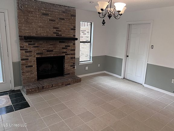 3rd image of 15 Royal Pine Dr