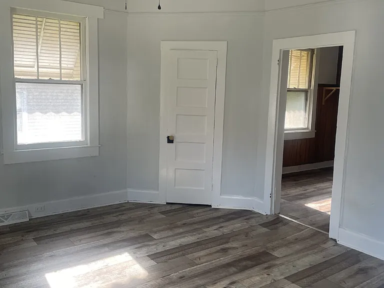 276 Finley St — Photo 6