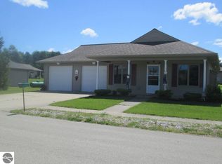 9546 NE Chandler Dr, Mancelona, MI 49659