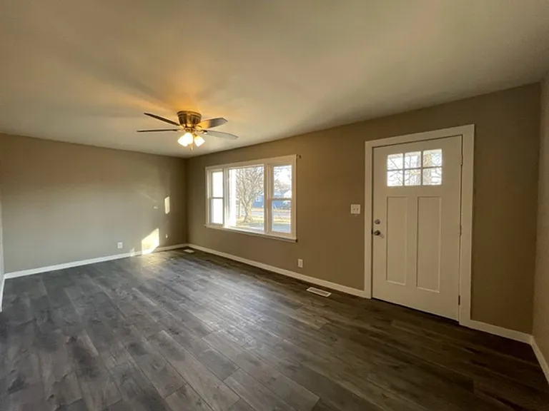 1213 E Wayland St — Photo 2