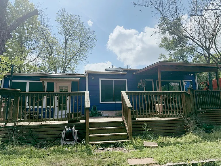 4804 Rowena Ave — Photo 22