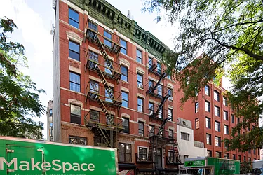 Rented by R New York