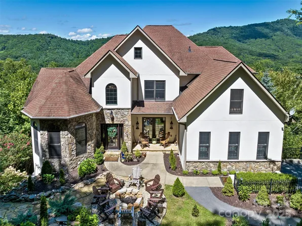 61 McIntyre Dr, Asheville, NC 28803