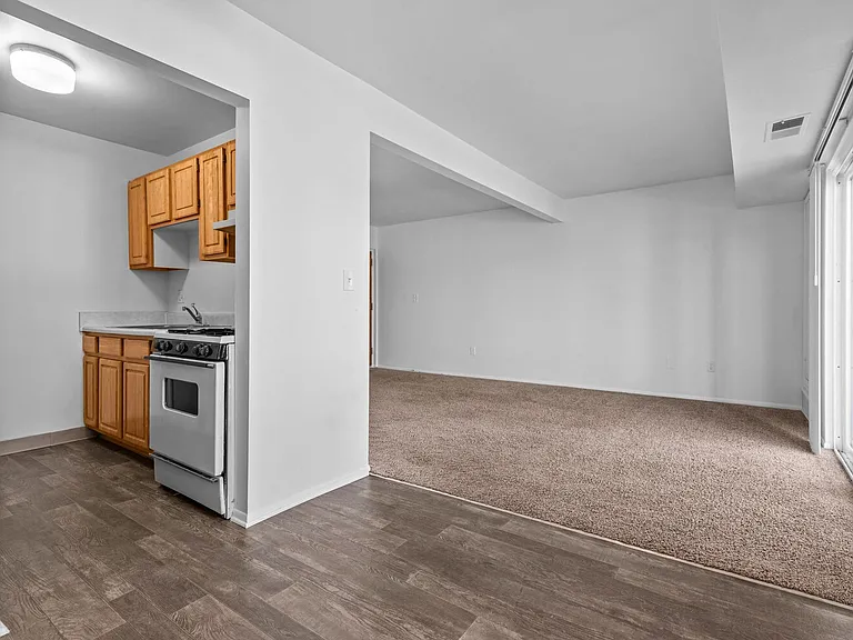 Six Trails Apartments - Saline, MI — Photo 6