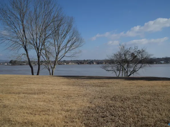 Haven Way, Rainbow City, AL 35906