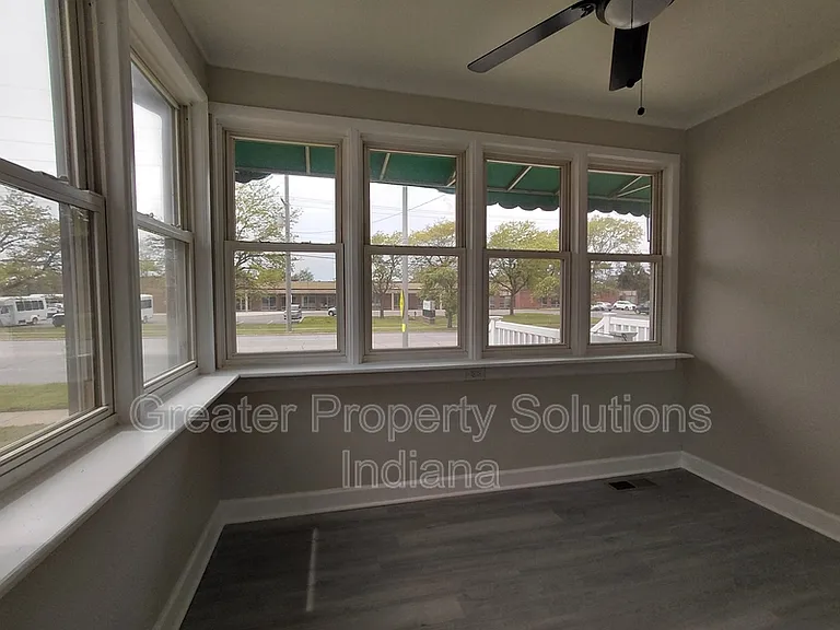 9605 Kennedy Ave — Photo 2