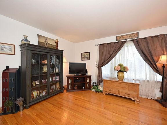 3rd image of 7236 W Crawford Ave #7238