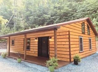 835 Round Top Rd, Almond, NC 28702