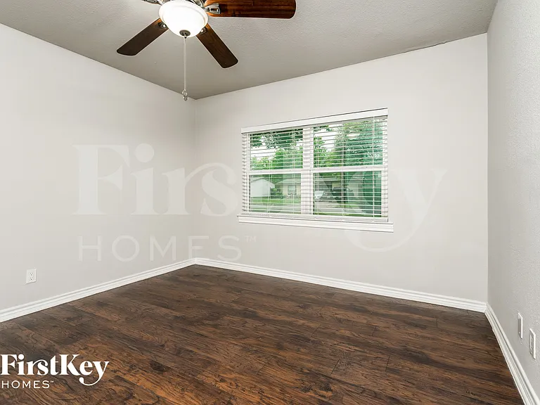 11517 Fernald Ave — Photo 12