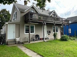 29 Center St, Easthampton, MA 01027