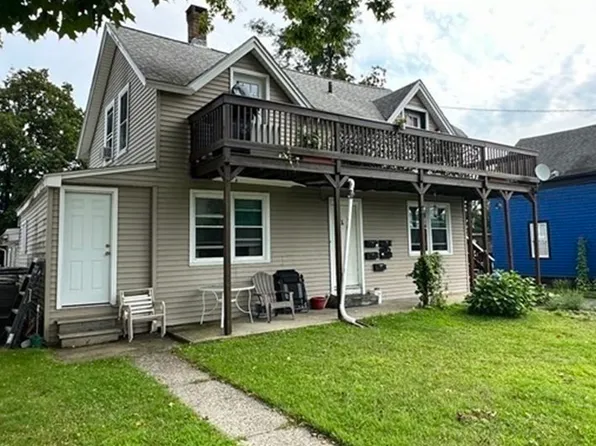 29 Center St, Easthampton, MA 01027