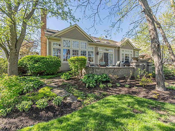 2nd image of 2333 Glen Eagles Ln